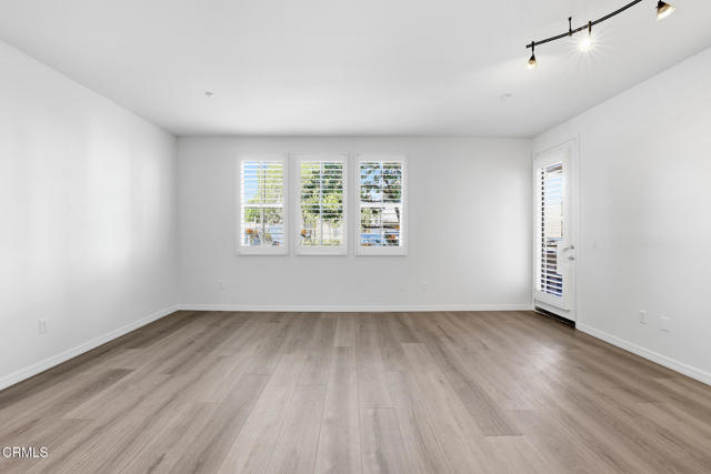 Detail Gallery Image 4 of 29 For 259 Riverdale Ct #241,  Camarillo,  CA 93012 - 2 Beds | 2 Baths