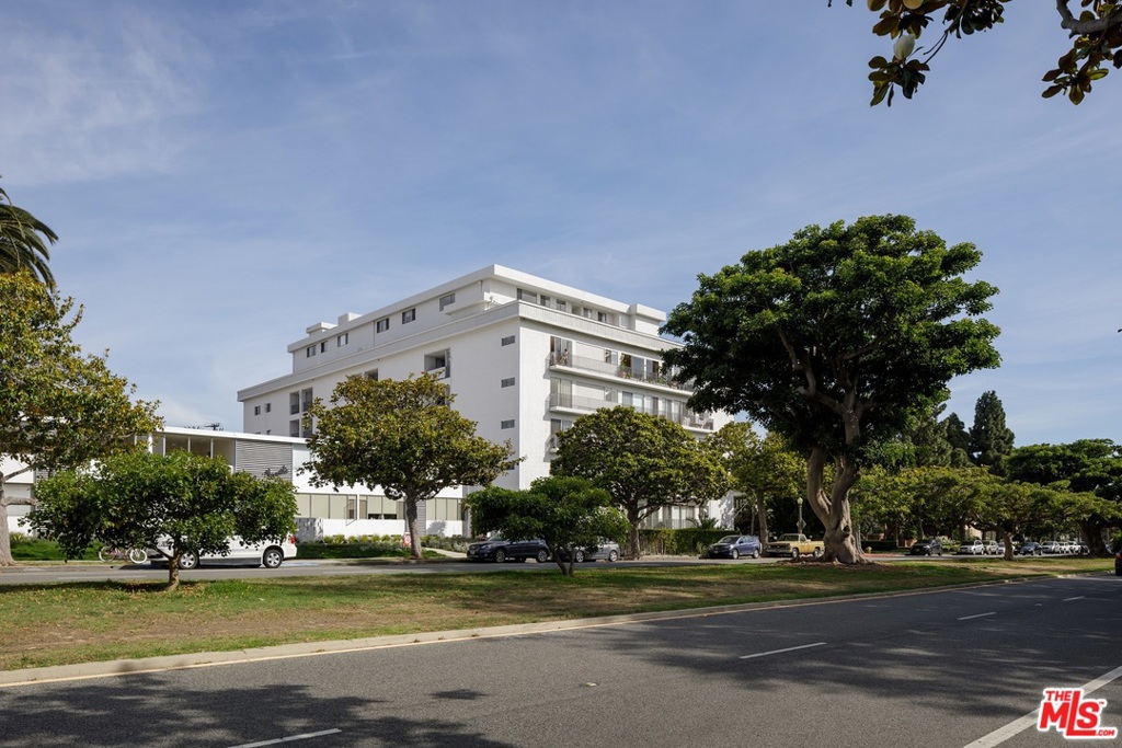 220 SAN VICENTE Boulevard P107, Santa Monica, CA 90402