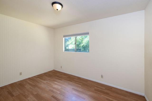 14440 Ridgecrest Road, Royal Oaks CA: https://media.crmls.org/mediaz/f7e3e0f1-1776-497e-b518-0aa0d9126c63.jpg