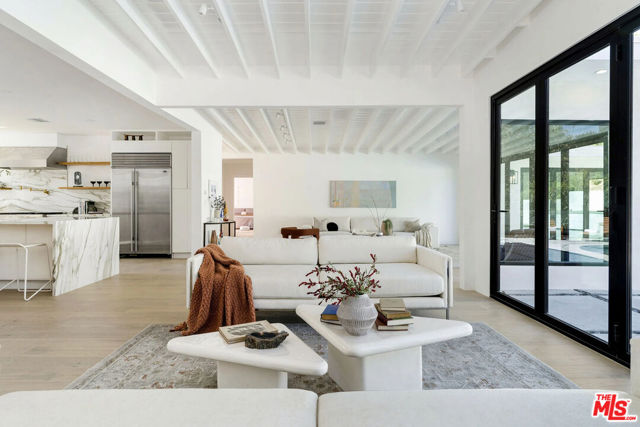2600 Zorada Drive, Los Angeles CA: https://media.crmls.org/mediaz/f7e3e5cd-8280-434d-b441-ea008c28e956.jpg