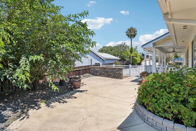 4464 Maple Ave, La Mesa CA: https://media.crmls.org/mediaz/f7e42a08-6ed1-4dc6-a3bf-c63ab55c355c.jpg