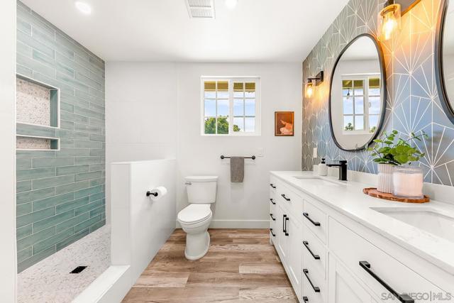 4464 Kamloop Ave, San Diego CA: https://media.crmls.org/mediaz/f7e44247-c242-40a7-8acc-b3b828c07355.jpg