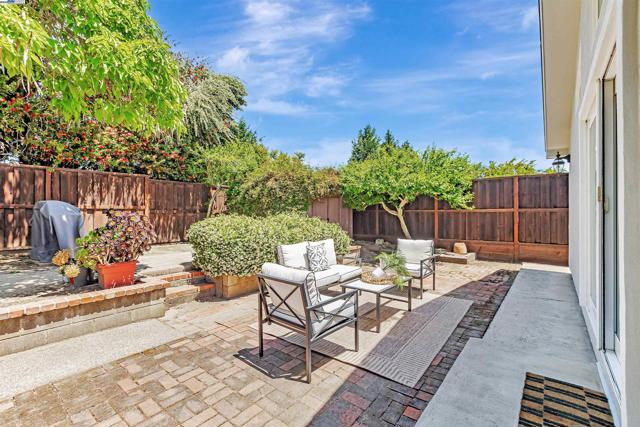 37972 Ballard Dr, Fremont CA: https://media.crmls.org/mediaz/f7e46ad0-c4ce-4a62-8622-7810f562afd6.jpg