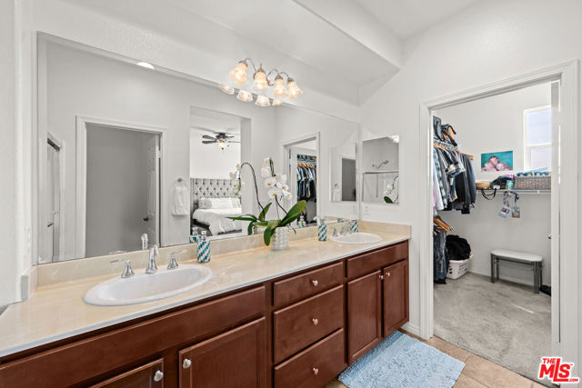 28504 Pietro Drive, Valencia CA: https://media.crmls.org/mediaz/f7e48b40-3a6f-42e7-af8c-3985d43ee397.jpg