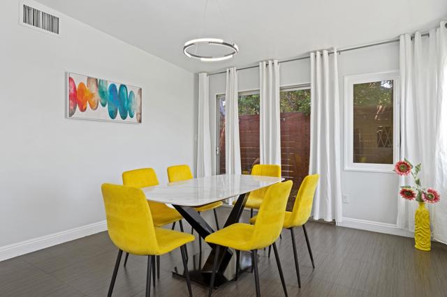515 N Calle Marcus, Palm Springs CA: https://media.crmls.org/mediaz/f7e4d30d-80b3-49f0-986f-a7118d87c9a1.jpg