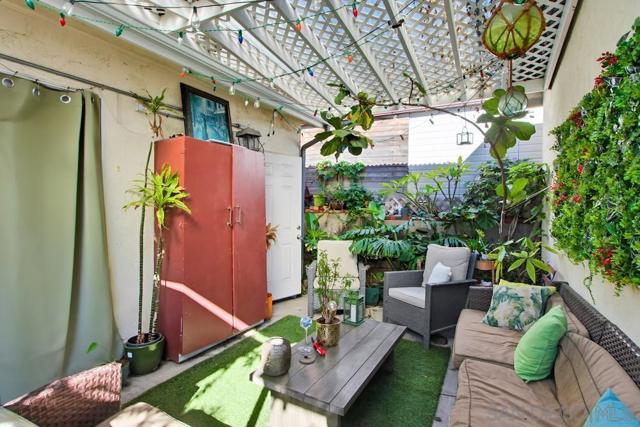 1654 LINWOOD ST, San Diego CA: https://media.crmls.org/mediaz/f7e4d86e-a468-4f5f-b349-568d82b79fd2.jpg