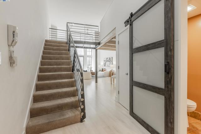 999 16Th St, San Francisco CA: https://media.crmls.org/mediaz/f7e56696-56c1-4987-8ab3-3278315f1ac0.jpg