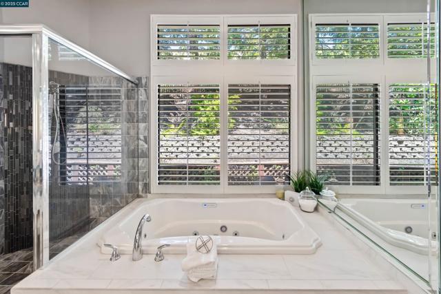 3100 Fox Creek Dr, Danville CA: https://media.crmls.org/mediaz/f7e5955b-f7d7-4559-9484-388923445152.jpg