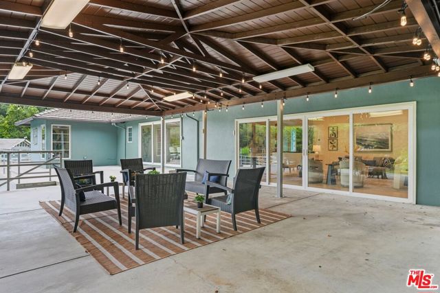 240 Oakhurst Lane, Arcadia CA: https://media.crmls.org/mediaz/f7e624bc-fd42-4d94-8b43-b987dd405bed.jpg
