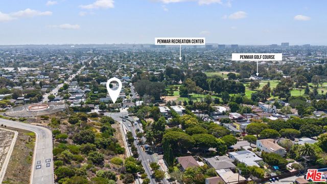 2376 Dewey Street, Santa Monica CA: https://media.crmls.org/mediaz/f7e680e9-5086-4cf6-bf61-e4a2de11bf31.jpg