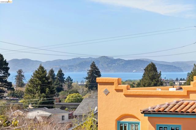 1509 Francis St, Albany CA: https://media.crmls.org/mediaz/f7e6d50c-9e6c-42c2-9538-dda35eba8f9b.jpg