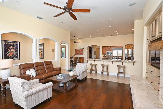 Image 24 of 59 For 2221 Leccino Ct