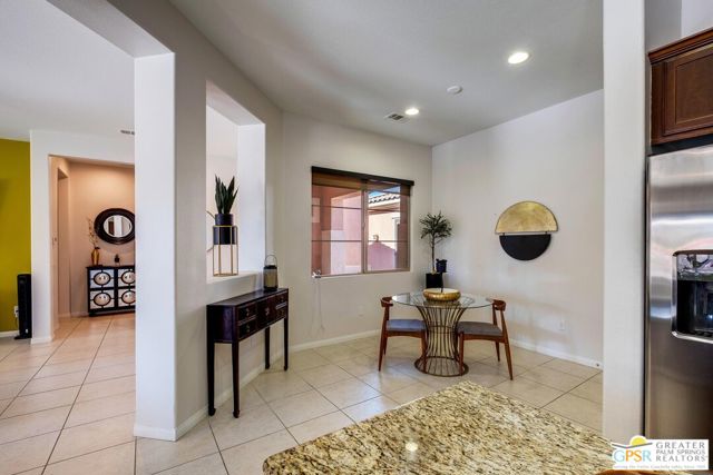 81091 Avenida Colonias, Indio CA: https://media.crmls.org/mediaz/f7e7c02e-37e0-4395-b449-eb45113f68ba.jpg