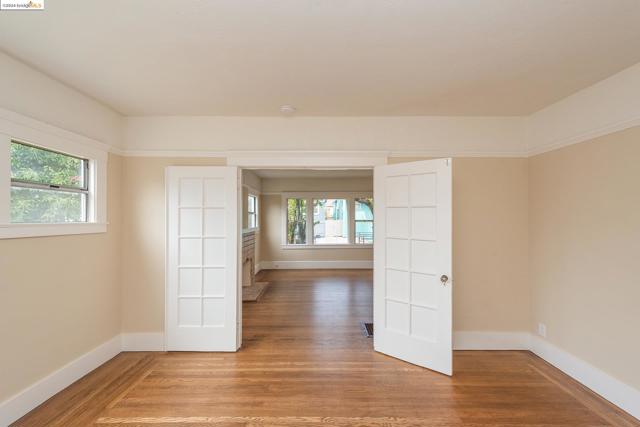 Image 11 of 46 For 707 Aileen St