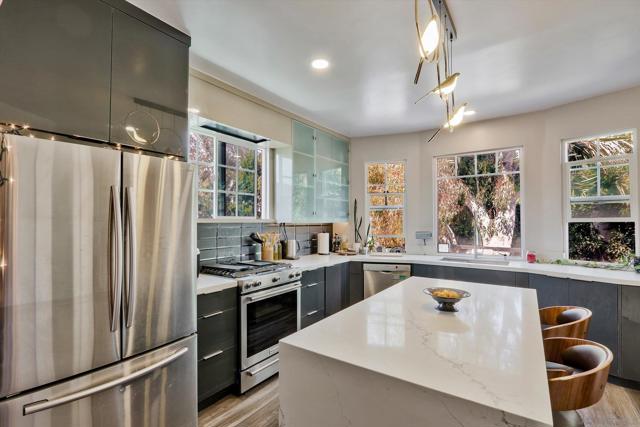 1035 Edgemont Place, San Diego CA: https://media.crmls.org/mediaz/f7e8191d-76bf-402c-be57-8e4da17ff285.jpg
