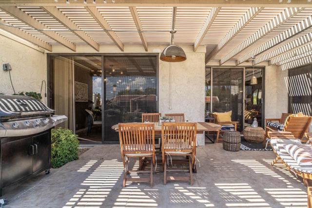 75114 Concho Drive, Indian Wells CA: https://media.crmls.org/mediaz/f7e84b3b-87b1-4385-b2e9-815cae2d88b5.jpg