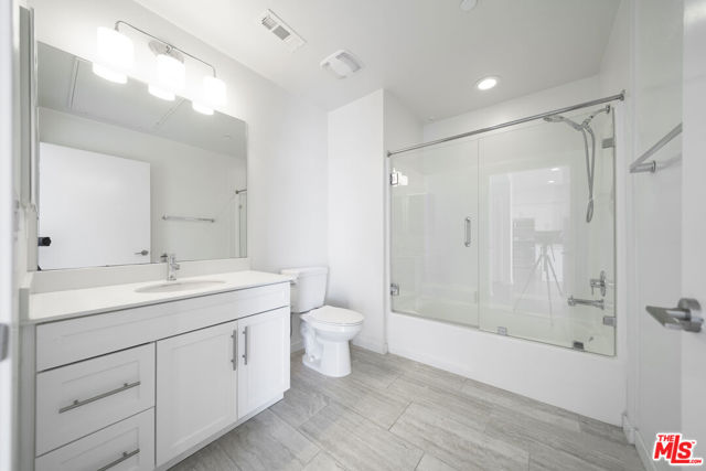 552 E Carson Street, Carson CA: https://media.crmls.org/mediaz/f7e93977-6921-40b1-b4bc-ca78e31aeb06.jpg