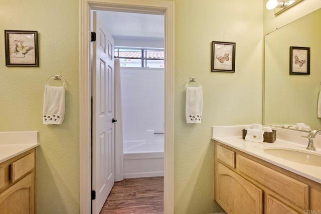 3737 Hillview Way, Oceanside CA: https://media.crmls.org/mediaz/f7e943e0-56f2-4179-8d5e-d146456e4a29.jpg
