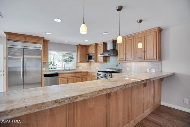 4539 Mammoth Avenue, Sherman Oaks CA: https://media.crmls.org/mediaz/f7e96bab-45c8-441c-b4bb-6f6952c24d37.jpg