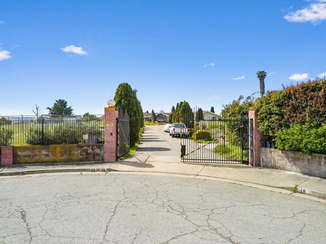 40 Eileen Street, Watsonville CA: https://media.crmls.org/mediaz/f7e9712e-2e0e-4392-98b5-af652b228b67.jpg