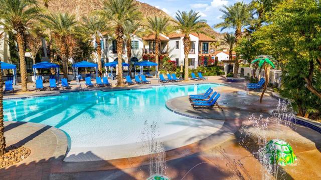 48649 Classic Drive, La Quinta CA: https://media.crmls.org/mediaz/f7ea09af-cb01-4dfe-923b-a80d1ea61941.jpg