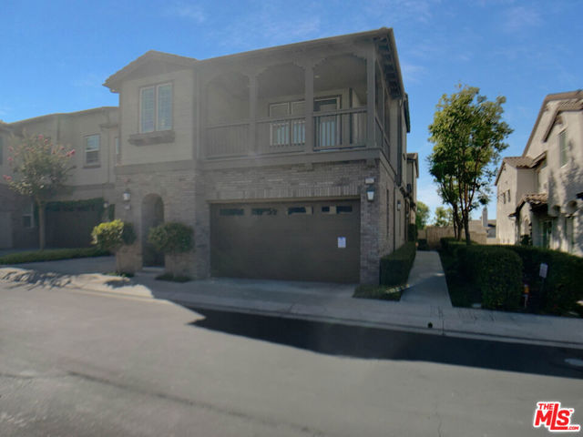 18944 Northern Dancer Lane, Yorba Linda CA: https://media.crmls.org/mediaz/f7eae2f1-c3a9-461c-9432-7b39fff7b9ec.jpg