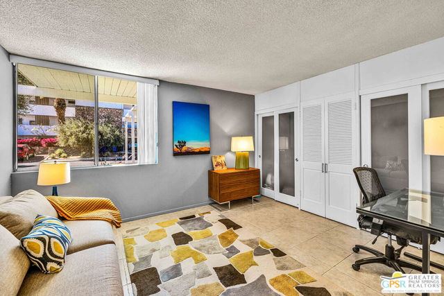 2380 S Skyview Drive, Palm Springs CA: https://media.crmls.org/mediaz/f7eafeeb-6832-4153-9015-418faa982ed4.jpg