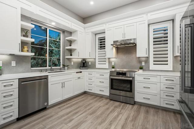 8416 Hidden Cove Way, San Diego CA: https://media.crmls.org/mediaz/f7ebcd9e-8167-4546-9de0-2ed8f98a2d20.jpg