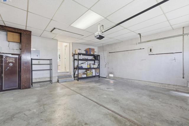 42293 Camino Santa Barbara, Fremont CA: https://media.crmls.org/mediaz/f7ec0a84-588c-4d37-a42c-c0b7ab362d9e.jpg