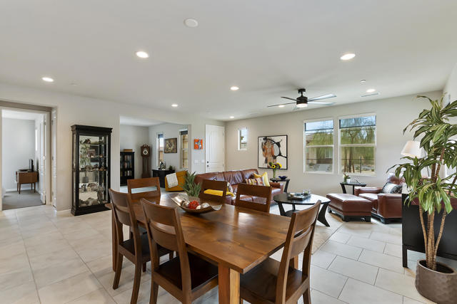 010_Dining Area