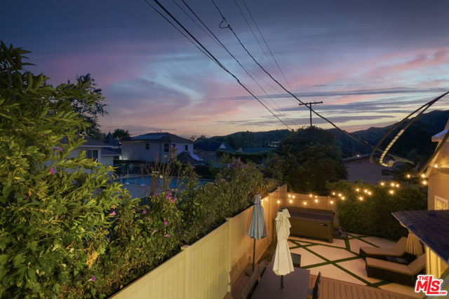 1816 Rosita Drive, Glendale CA: https://media.crmls.org/mediaz/f7ec929f-b65c-45e7-b022-92edcbaa643b.jpg