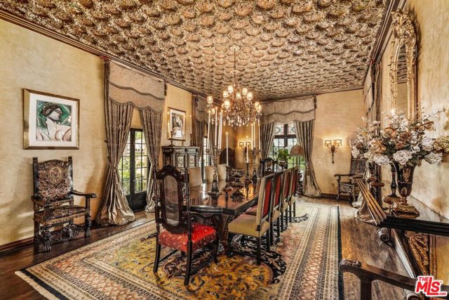 4320 Cedarhurst Circle, Los Angeles CA: https://media.crmls.org/mediaz/f7ece95e-1b14-41de-8e5f-b1386f02bfe8.jpg