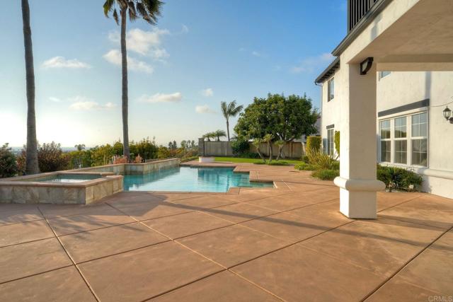 1664 Aryana Drive, Encinitas CA: https://media.crmls.org/mediaz/f7ed6cc6-d4d2-4e4b-9bd6-8259ff6de42c.jpg