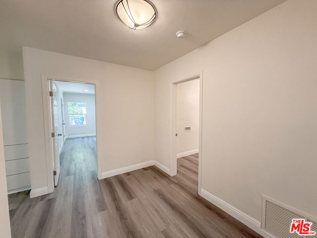 115 N Clark Drive, Beverly Hills CA: https://media.crmls.org/mediaz/f7ed755c-b791-43a8-aba2-b34fa74badca.jpg