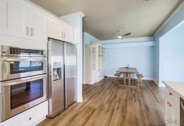 5159 Renaissance Ave, San Diego CA: https://media.crmls.org/mediaz/f7eda232-d4c2-44b0-9017-a88da58a2398.jpg