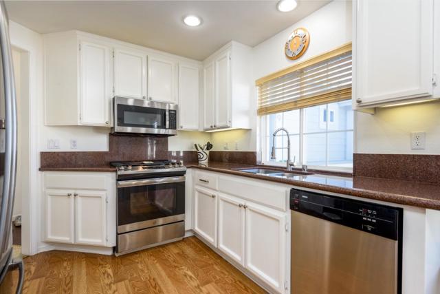 129 Outlook Circle, Pacifica CA: https://media.crmls.org/mediaz/f7eda9c8-8ed2-4930-a2ea-c724232d44c2.jpg