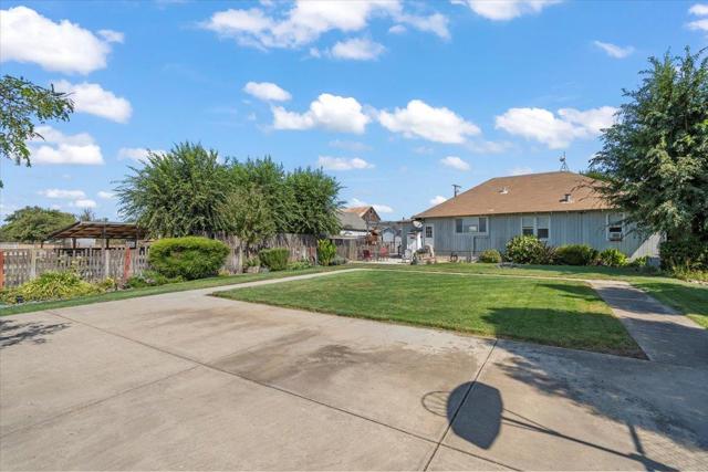 2675 Pacheco Pass Highway, Gilroy CA: https://media.crmls.org/mediaz/f7edfced-2b92-440a-89ae-c66459398afd.jpg