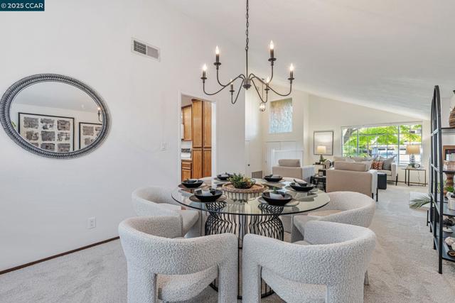 1372 Bent Tree Ln, Concord CA: https://media.crmls.org/mediaz/f7ee24d3-50a9-4c8a-95c7-c5a4b8e50c0b.jpg