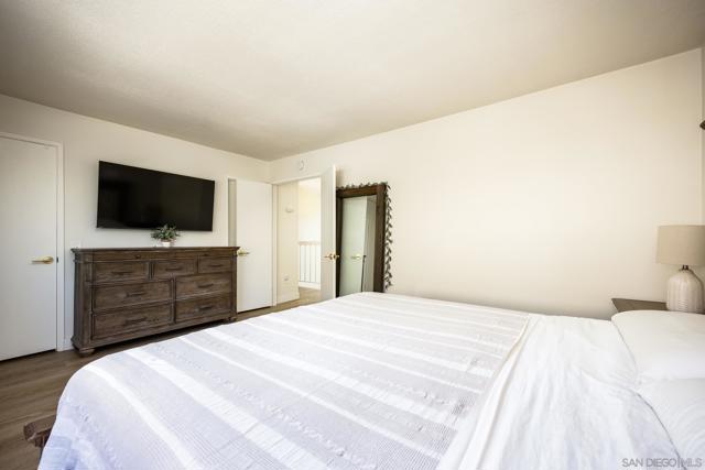 7813 Starling Dr, San Diego CA: https://media.crmls.org/mediaz/f7ef8883-afd2-456d-9a2b-57d6ad70ab1d.jpg