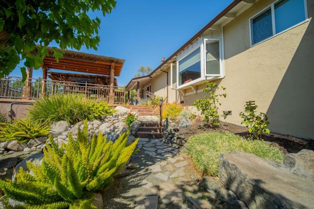25 Adeline Drive, Walnut Creek CA: https://media.crmls.org/mediaz/f7ef8a5d-a768-4cc1-854b-d36e5f47d2fc.jpg