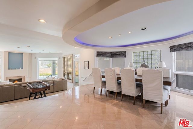 4611 Roma Court, Marina del Rey CA: https://media.crmls.org/mediaz/f7efc160-32cd-43b9-ab68-109a19f9a55f.jpg