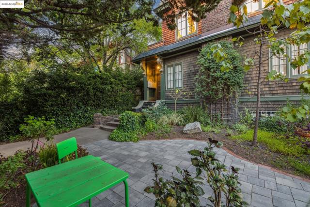 2633 Benvenue, Berkeley CA: https://media.crmls.org/mediaz/f7efe0b2-da46-4c38-b99f-3f50cbe4d654.jpg
