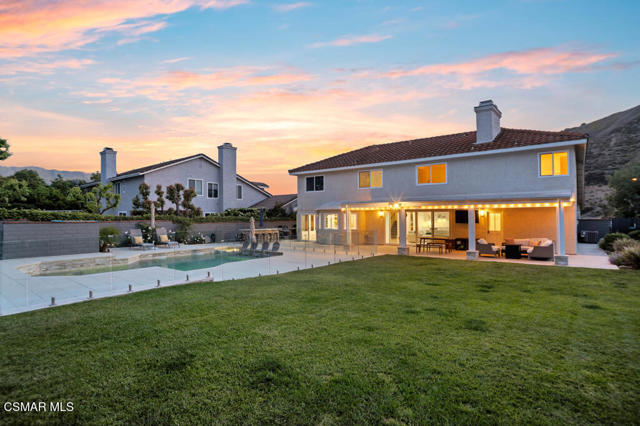 29504 Woodbrook Drive, Agoura Hills CA: https://media.crmls.org/mediaz/f7efeea3-5055-4e61-8862-13e7c61d3764.jpg