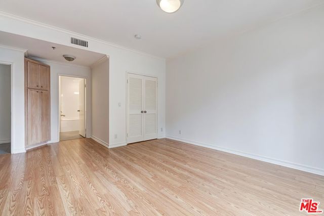 211 CALIFORNIA Avenue, Santa Monica CA: https://media.crmls.org/mediaz/f7f0a1c6-f640-4877-8ccc-cbf936371745.jpg