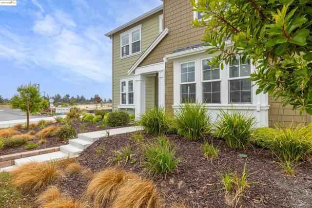 2810 Telegraph Blvd, Marina CA: https://media.crmls.org/mediaz/f7f0ad0c-2357-4df3-8599-221e46655a2a.jpg