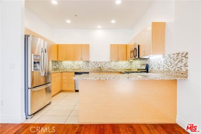 917 S New Hampshire Avenue, Los Angeles CA: https://media.crmls.org/mediaz/f7f19212-e92a-4bf3-a446-483ed0345c96.jpg