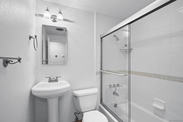9265 Overton Ave, San Diego CA: https://media.crmls.org/mediaz/f7f27787-df8e-476b-be08-a22426620197.jpg