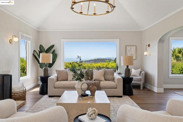 744 Coventry Road, Kensington CA: https://media.crmls.org/mediaz/f7f2ae18-8fd7-497e-9ed4-6051940964ad.jpg