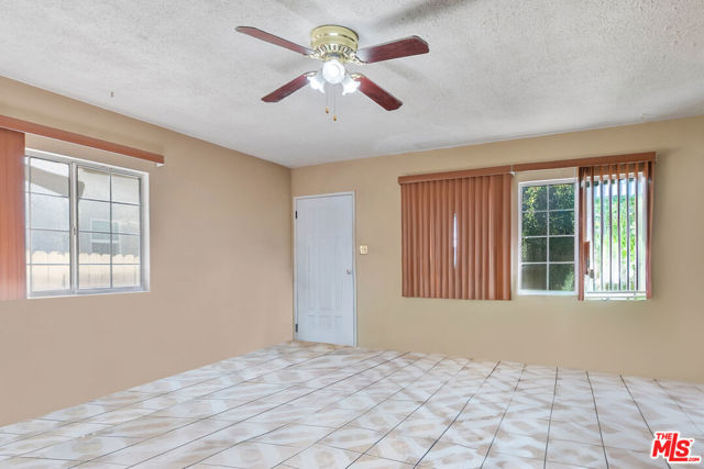 10626 Mountair Avenue, Tujunga CA: https://media.crmls.org/mediaz/f7f303ab-be00-4ebd-9623-0f85c5878045.jpg