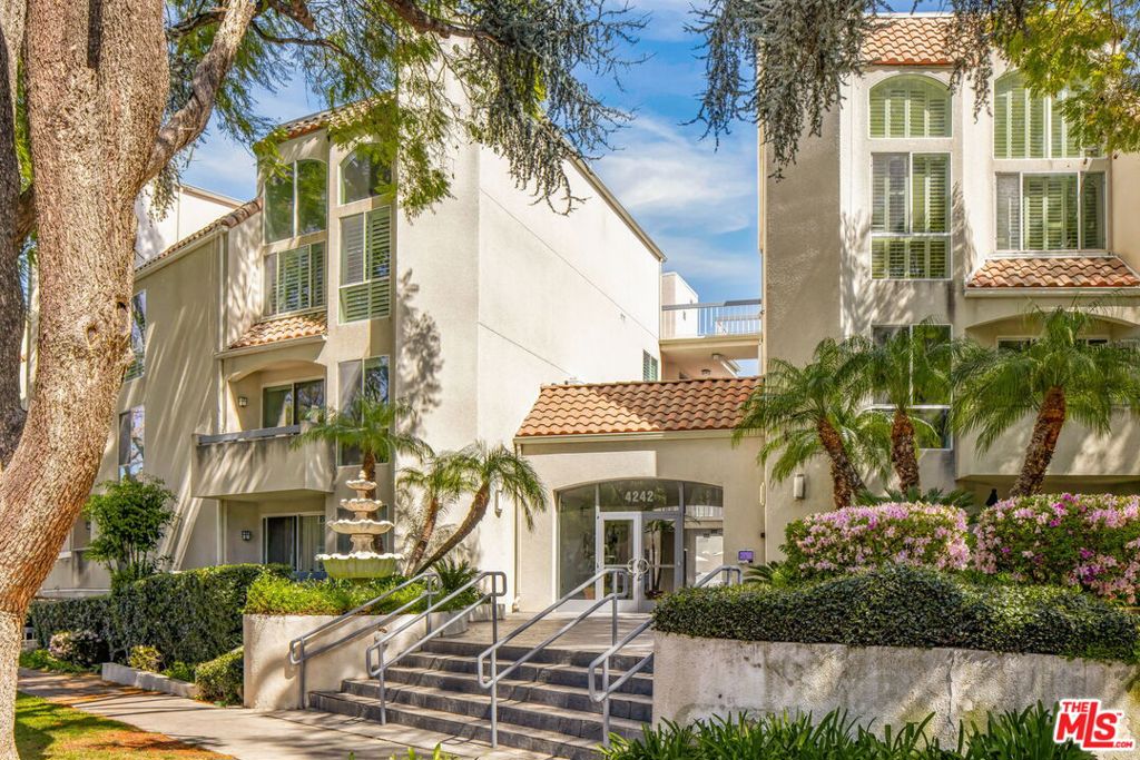 4242 Stansbury Avenue #116